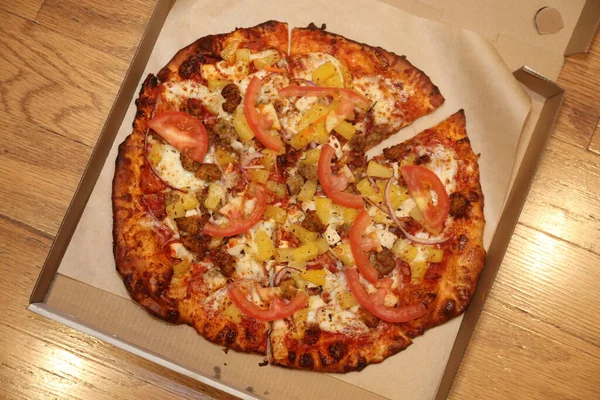 Pizza. Tasty Pizza. cheese pizza. Pepperoni pizza. Mushroom pizza. Mozzarella and tomato. Top view of hot pizza. lots of cheese pizza. Pepperoni pizza. Italian dish. Italian food. Hawaiian Pizza. A Ham and Pineapple Pizza for lunch. Pizza Pizza. eat.