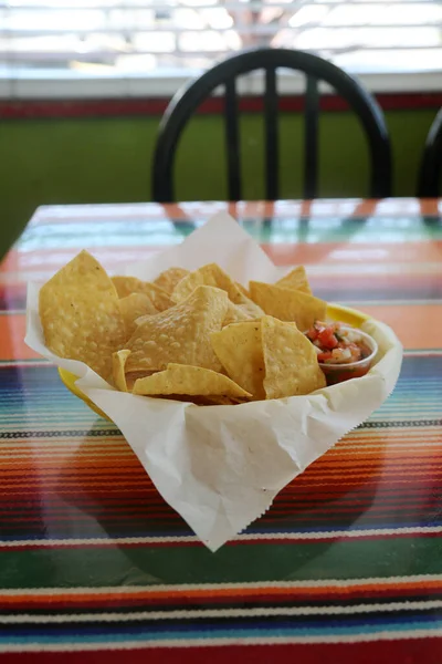 Comida Mexicana Restaurante Mexicano Albondigas Soup Chips Salsa Comida Mexicana —  Fotos de Stock