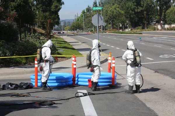 Lake Forest Californië Mei 2017 Team Gevaarlijke Materialen Ruimt Een — Stockfoto