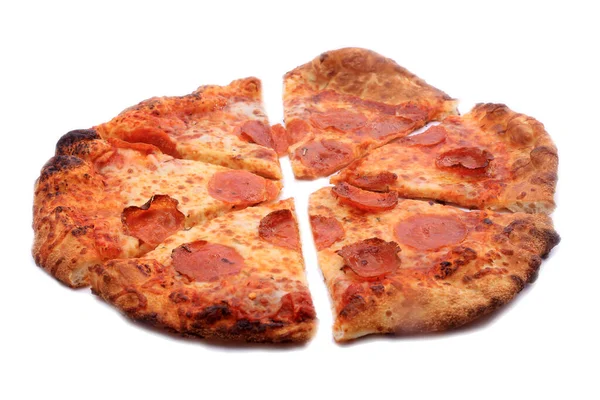 Pepperoni Pizza Uma Pizza Pepperoni Isolada Branco Espaço Para Sms — Fotografia de Stock