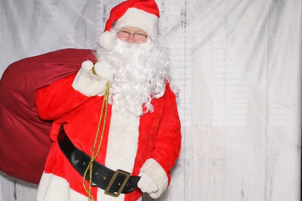 Weihnachten Weihnachtsmann Fotokabine Der Weihnachtsmann Posiert Einer Fotobox Der Weihnachtsmann — Stockfoto