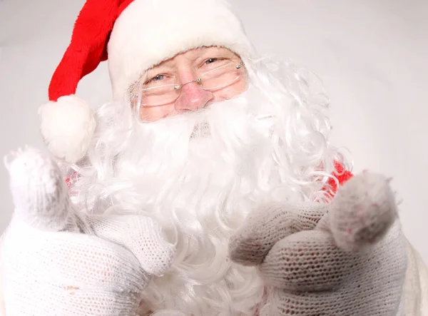 크리스마스 클로스 산타클로스가 부스에서 산타클로스가 웃겨요 재미있는 산타클로스 산타클로스가 초상화를 — 스톡 사진