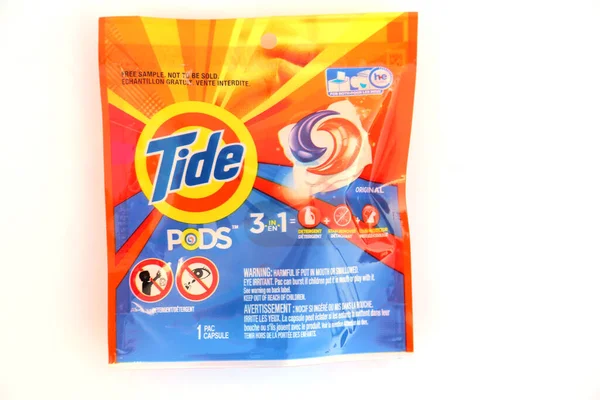 2018 Lake Forest Tide Pod Free Sample Package Isolated White — Fotografia de Stock