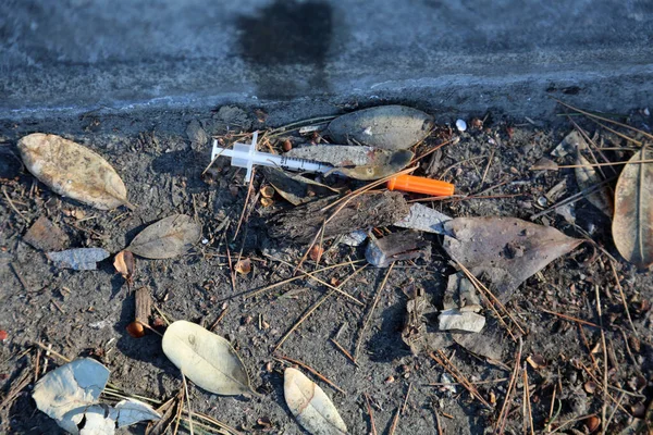 Hypodermiska Nålar Kasseras Trottoarerna Och Smutsiga Rännor Alla Större Städer — Stockfoto