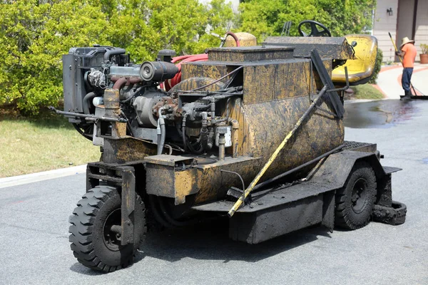 Slurry Machine Lays Hot Slurry Reseal Blacktop Driveway Street Rehabilitation — Stock fotografie