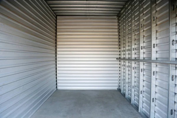 Speichereinheit Leere Aufbewahrungseinheit Minilagergebäude Selfstorage Einheit Leere Garage Lagerung Garage — Stockfoto