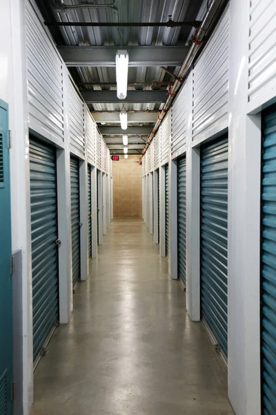 Halloween Haunted Empty Hallway Hallway Hallway Doors Each Side Evil — Stock Photo, Image