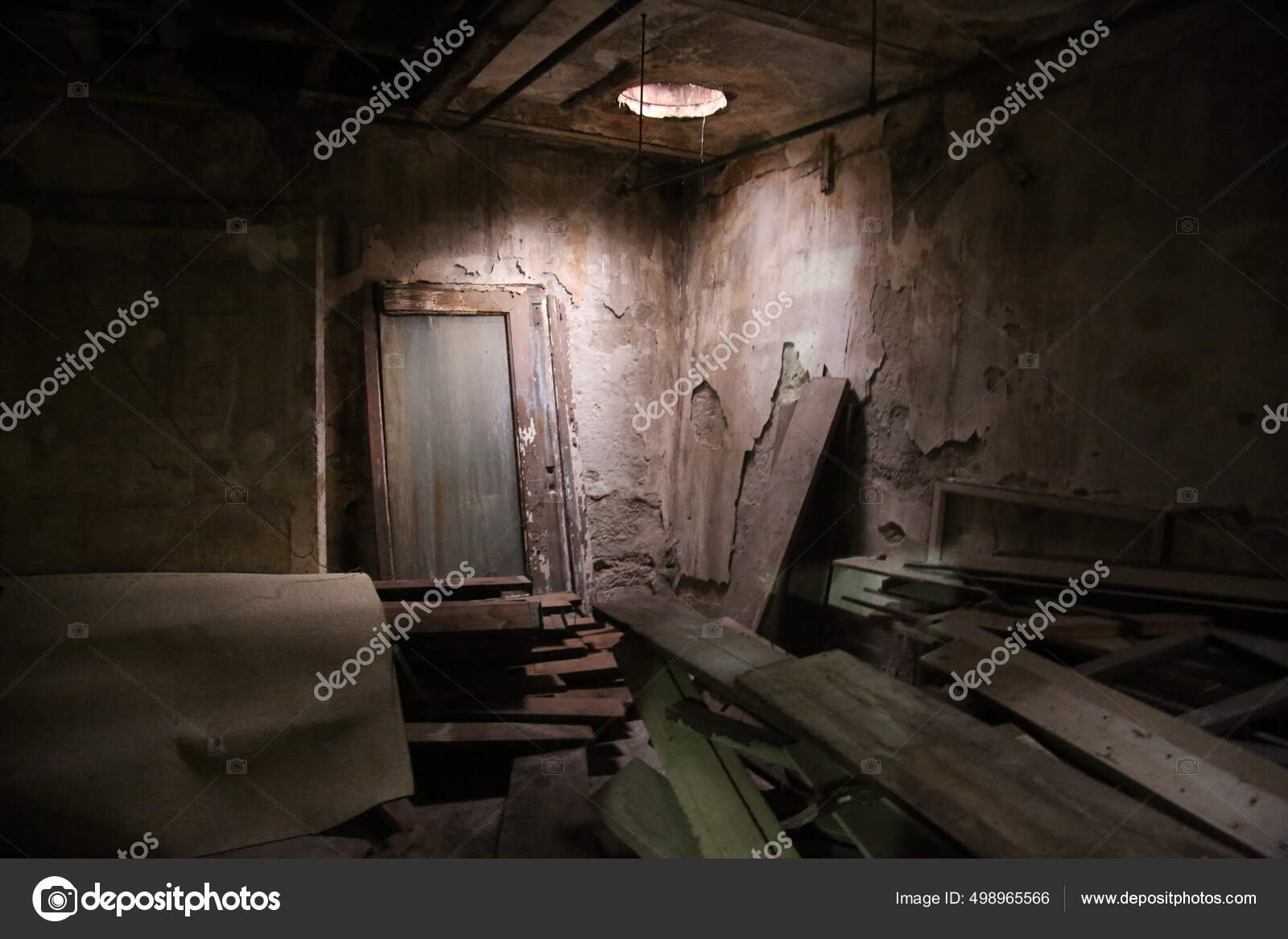 Antiga casa do Dia das Bruxas. Imagens das cidades para o seu telefone. Dia  das Bruxas, edifícios, estradas, árvores.