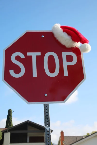 Stop Sign Red Stop Sign Santa Hat Room Text Text — Zdjęcie stockowe