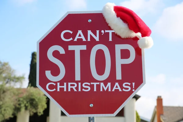 Stop Sign Red Stop Sign Santa Hat Text Reads Can — Stock Photo, Image