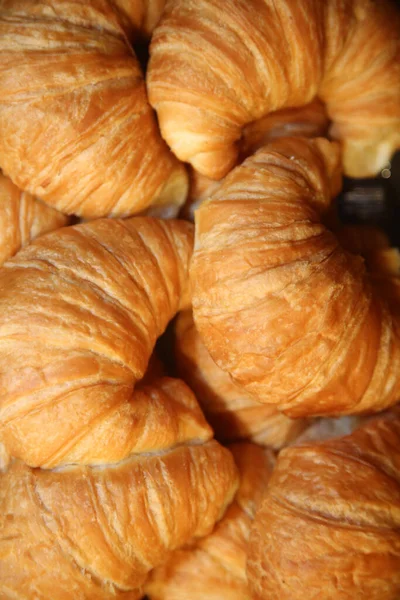 Croissants Recién Horneados Croissants Rollos Cálidos Mantequilla Fresca Croissants Franceses —  Fotos de Stock