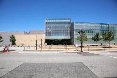 Westminster, CALIFORNIA - 5 Temmuz 2021: Westminster Gül Merkezi kompleksi birçok balo salonu ve gösteri sanatları da dahil olmak üzere ziyafet tesislerini içerir.