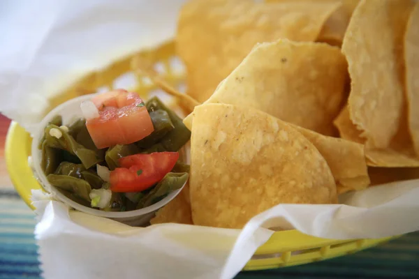 Chips Salsa Kukuřičné Chipsy Salsou Mexické Jídlo Nacho Chipsy Salsou — Stock fotografie