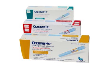 Lake Forest, California - ABD - 11 Ekim 2025. Ozempic, Semaglutide. Semaglutid enjeksiyonu. Steril Ozempic kalem. Kan şekerini kontrol etmek için Ozempic enjeksiyonu. Kilo Veren Uyuşturucu.