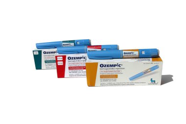 Lake Forest, California - ABD - 11 Ekim 2025. Ozempic, Semaglutide. Semaglutid enjeksiyonu. Steril Ozempic kalem. Kan şekerini kontrol etmek için Ozempic enjeksiyonu. Kilo Veren Uyuşturucu.