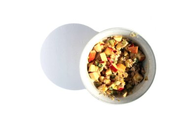 Ton balığı salatası. Taze ton balıklı salata, elma turşusu, mayonez, soğan, kereviz, tuz ve biber. Öğle Yemeği, Akşam Yemeği veya Atıştırmalıklar için Mükemmel Ton Balığı Salatası. Ton balıklı sandviç.. 