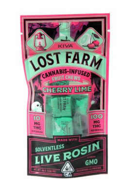Lake Forest, California - ABD - 17 Kasım 2025 KIVA Lost Farm, Cannabis- Fruit Chews. Kiraz - Lime Strain Kenevir Meyve Çiğneme. THC yenilebilir formda. Her servis için 10 MG. Toplam 100 mg THC.