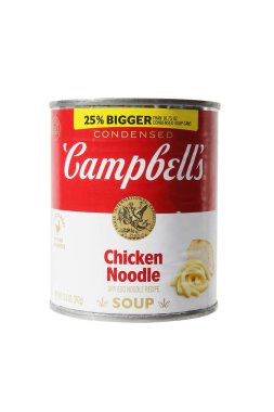 Lake Forest, California - ABD - 5 Aralık 2025 Campbell 's Chicken Noodle Soup. Açılmamış bir kutu Campbell 's Tavuk Erişte Çorbası. Dünyanın dört bir yanındaki insanlar Öğlen Yemeği, Akşam Yemeği ve Atıştırmalık Çorbası 'nı seviyor..