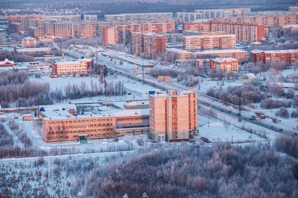 Sibirisk Strezhevoy city med ett fågelperspektiv — Stockfoto