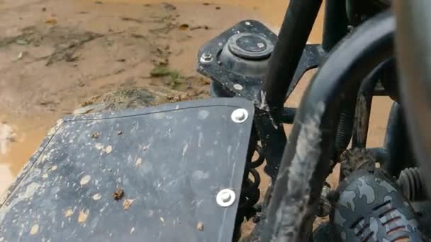 Plongée en buggy, action vue du véhicule — Video