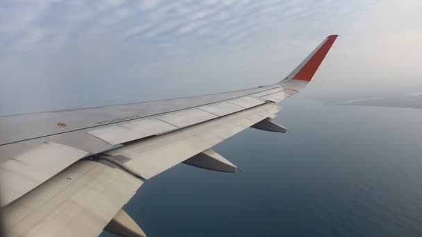 Vista dalla finestra di un aeroplano — Video Stock