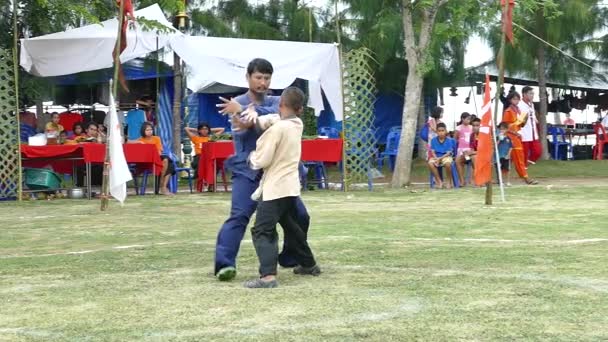 スラタニ タイで戦うカンフー — ストック動画