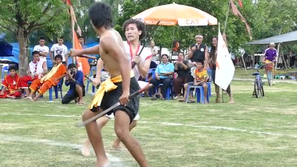 SURATTHANI TAILANDIA espada tailandesa luchando — Vídeos de Stock