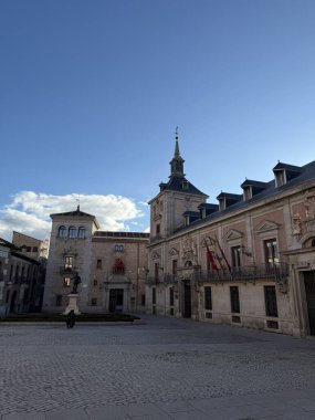 Madrid iline bağlı bir beldedir.