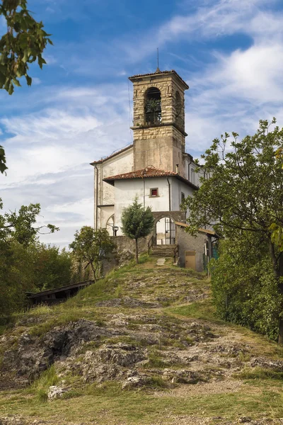 Kaplica na wyspie Monte Isola — Zdjęcie stockowe