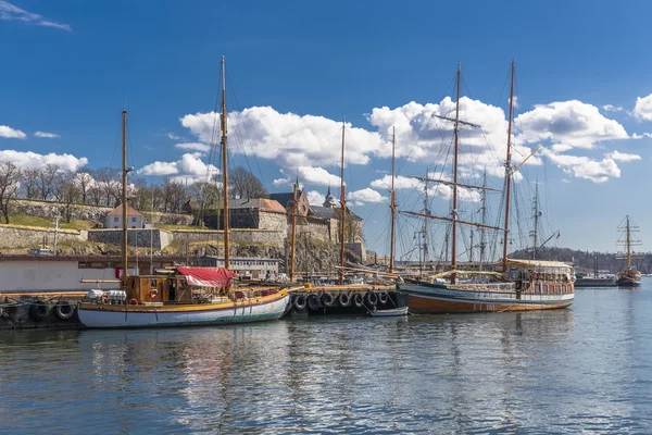 Vintage segelbåtar på Oslo — Stockfoto