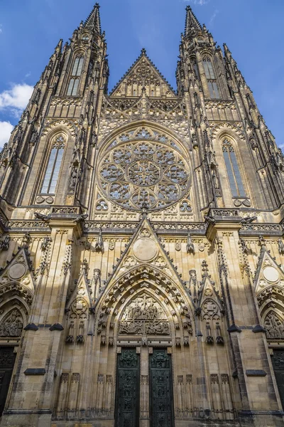 Fachada principal de la Catedral de San Vito — Foto de Stock