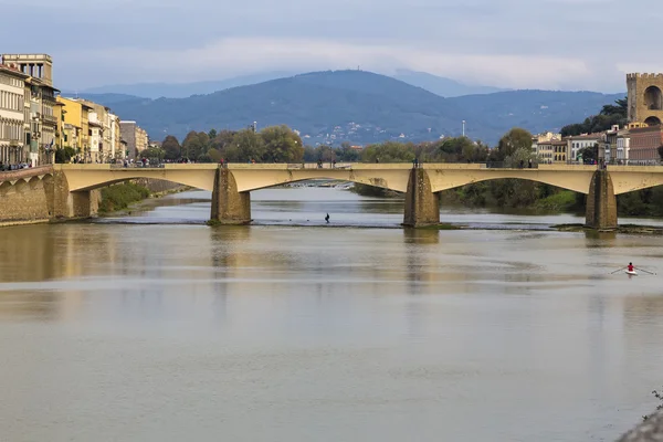 Річка Арно у Флоренції. — стокове фото