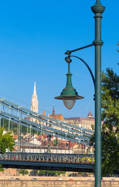 Budapest Hongarije Metalen Straatlantaarn Met Een Grote Lamp Achtergrond Van — Stockfoto