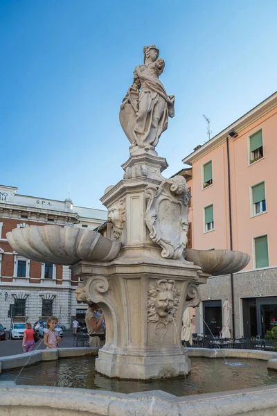 Bréscia Itália Agosto 2015 Fonte Pedra Piazza Paolo Com Uma — Fotografia de Stock