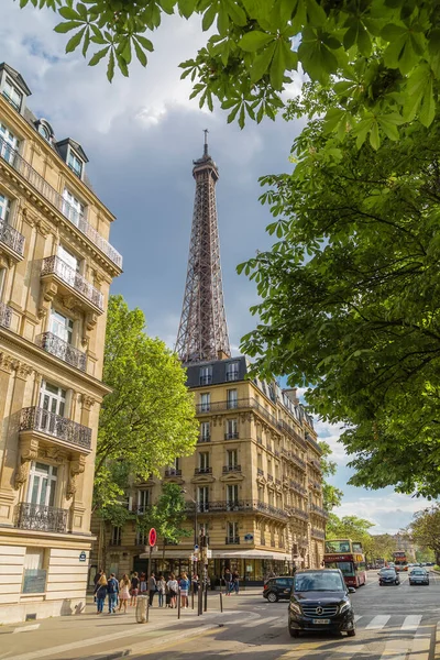 Париж Франция Мая 2016 Улица Города Солнечную Погоду Пересечение Пешеходами — стоковое фото