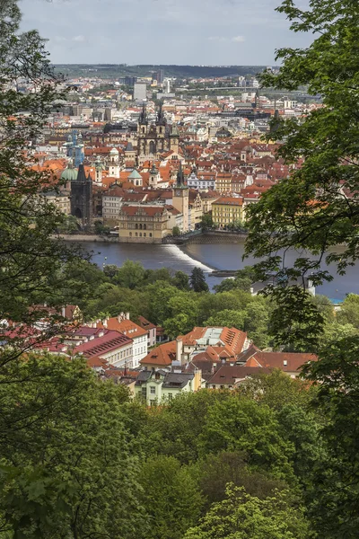 Vista do Rio Vltava e da Praça da Cidade Velha — Fotografia de Stock