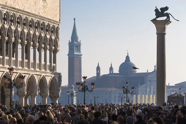 Piazza San Marco e a Igreja de San Giorgio Maggiore — Fotografia de Stock