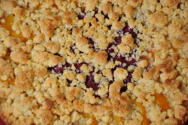 Cherry peach streusel cake — Stock Photo, Image