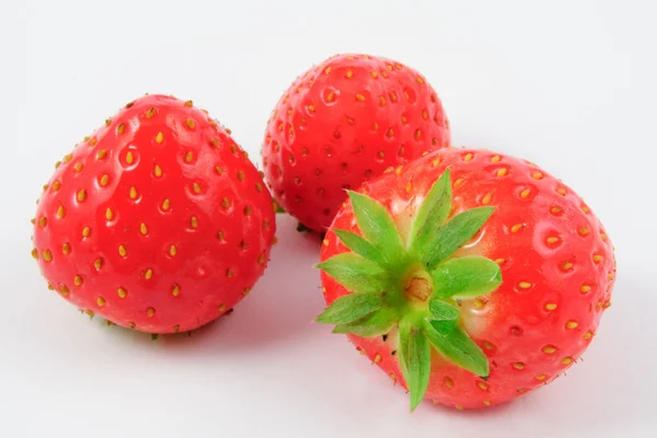 üç kırmızı strawberriy - taze ve lezzetli