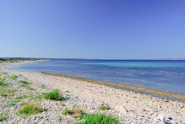 Kust van het eiland Pag met uitzicht op de Middellandse Zee — Stockfoto