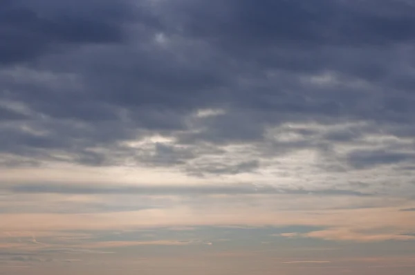 Cielo nuvoloso in autunno — Foto Stock