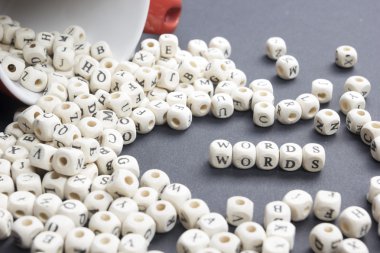 ahşap küpleri Word metni. Ahşap blok Abc