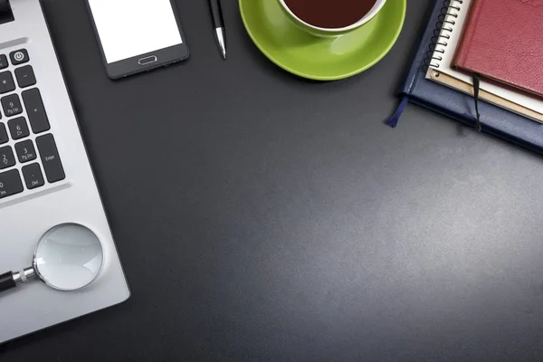 Mesa de escritório com suprimentos. Vista superior. Espaço de cópia para texto — Fotografia de Stock