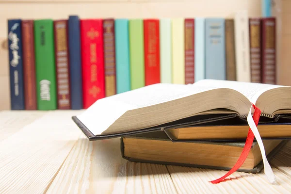 Open book, hardback books on wooden background. Back to school. Copy space — Stock Photo, Image