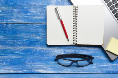 Ofis resepsiyon masası malzemeleri ile. Üstten Görünüm. Metin için yer kopyalayın