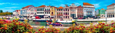 Portekiz, Aveiro kanalında geleneksel tekneler. Portekiz, Aveiro kanalında geleneksel tekneler. 
