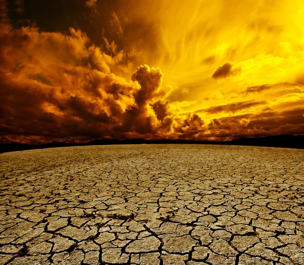 Desert and cloudy sky — Stock Photo, Image