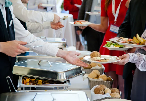 insanlar gıda şölende almak.