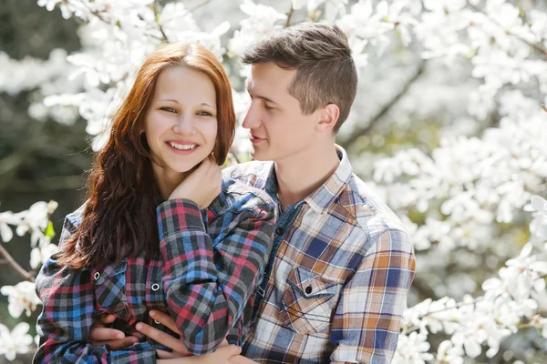 Joven amor feliz —  Fotos de Stock