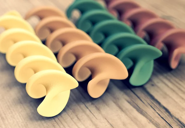 Nudeln in verschiedenen Farben — Stockfoto